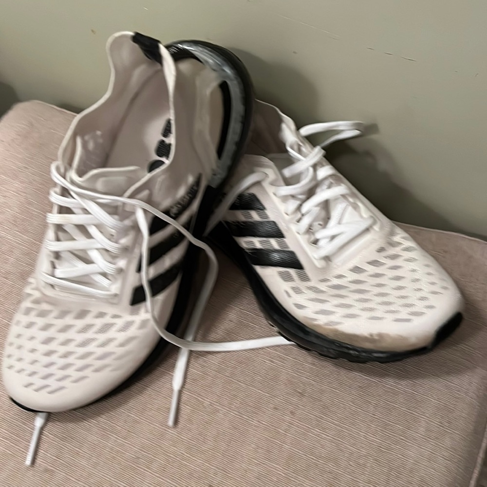 Adidas ultraboost gym shoes. Size 5 1/2